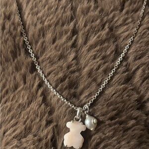 Tous sterling silver chain featuring quartz and a small freshwater pearl accent.